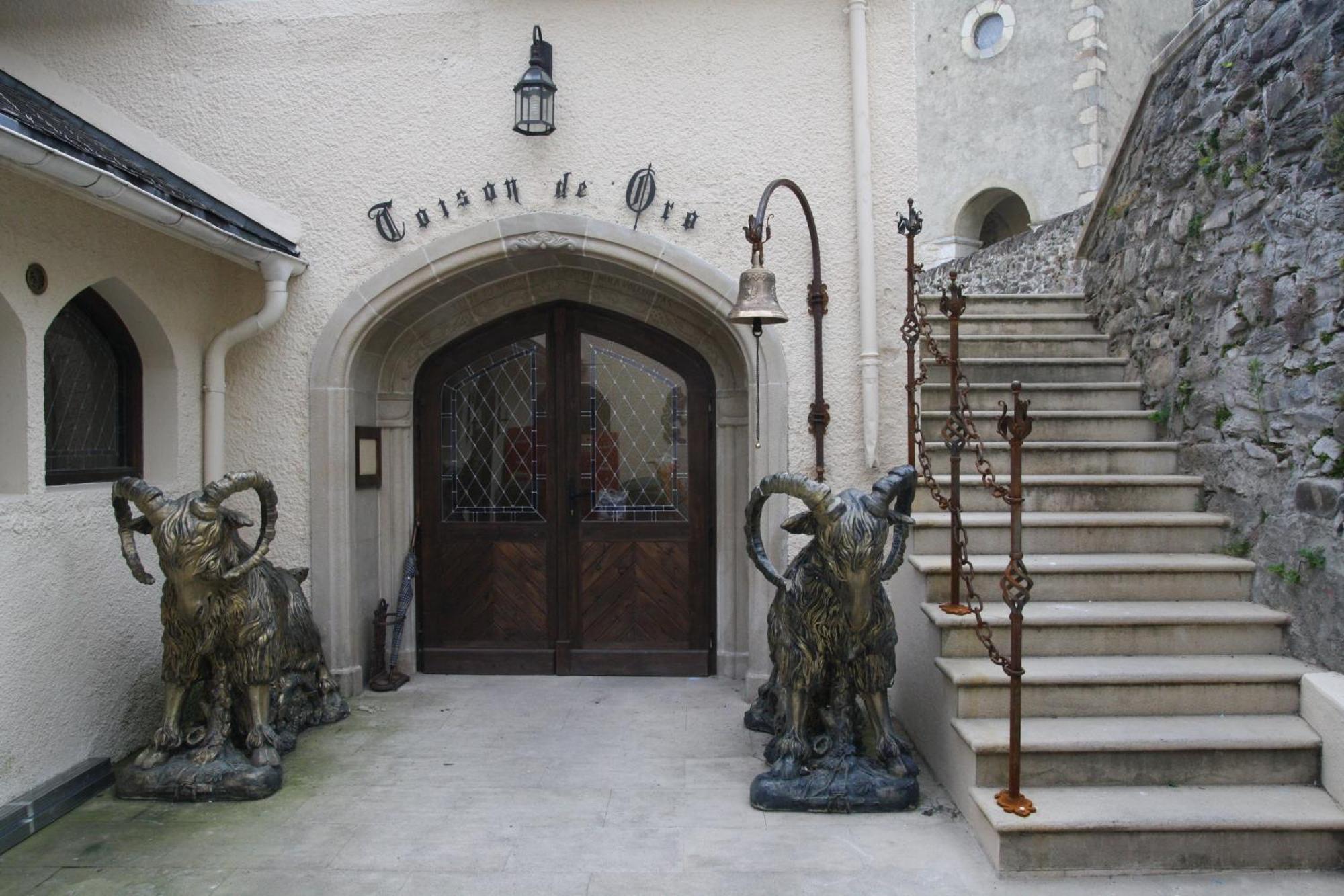 Auberge Toison D'Or Cette-Eygun Exteriör bild